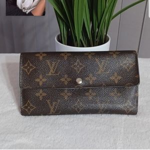 Louis Vuitton Wallet - EUC